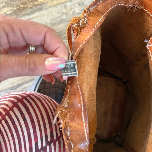 2 for $30 sale: vintage artisan-crafted brown leather bucket bag Uruguay (fair) - Picture 3 of 10